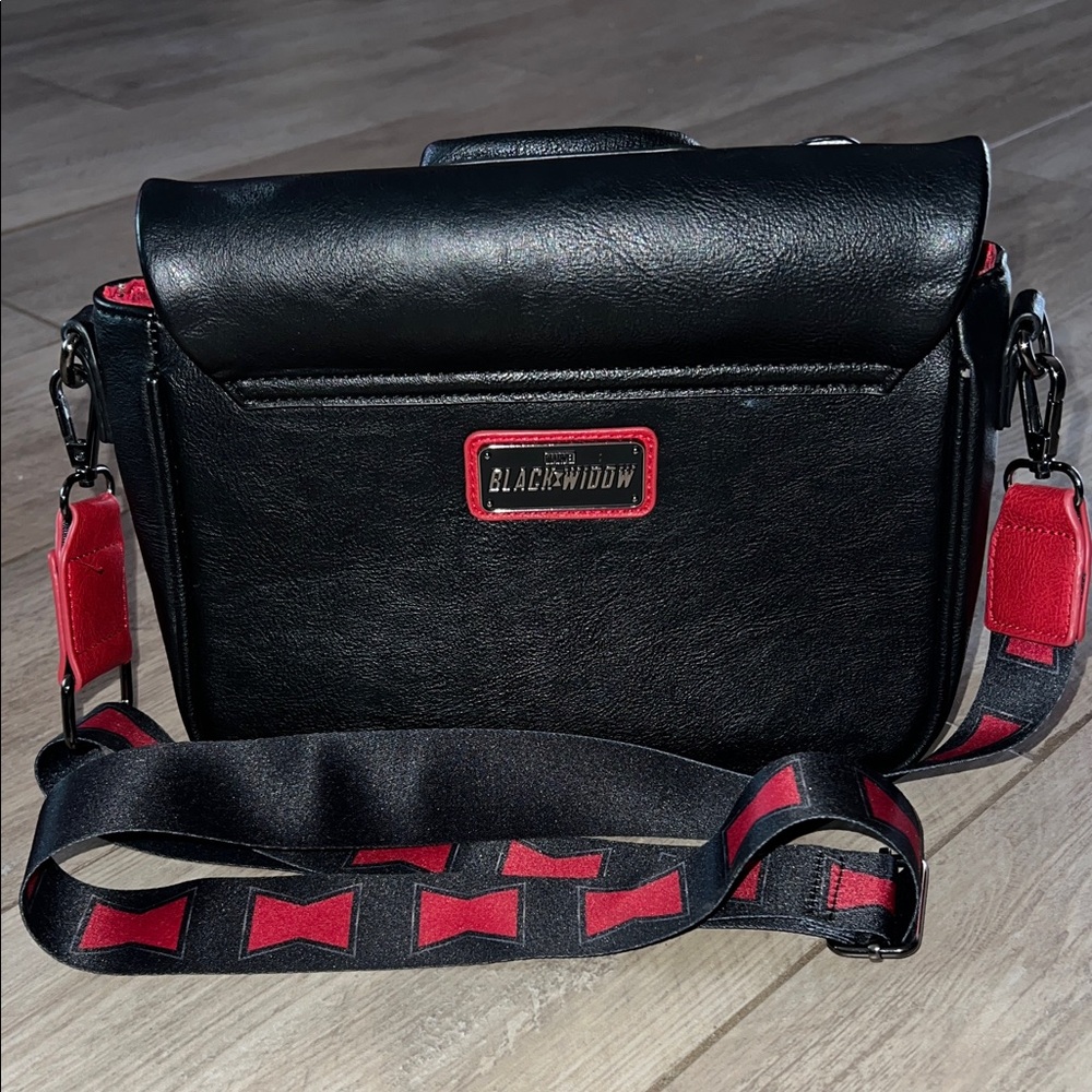 Loungefly avengers black widow crossbody bag - Picture 2 of 4